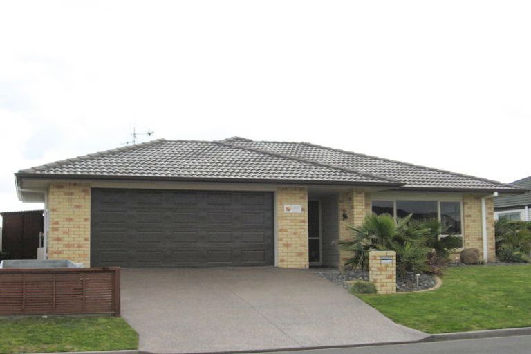 Photo of property in 18 Carribean Place, Papamoa Beach, Papamoa, 3118