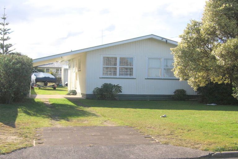 Photo of property in 119 Linton Crescent, Whangamata, 3620