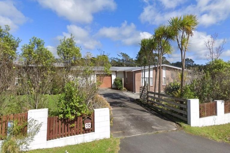 Photo of property in 63 Candia Road, Henderson Valley, Auckland, 0614