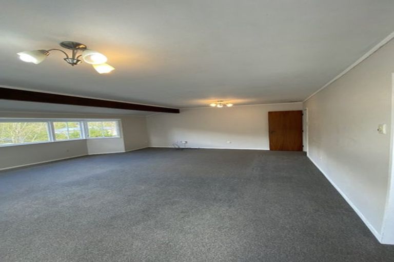 Photo of property in 30 Deller Grove, Silverstream, Upper Hutt, 5019