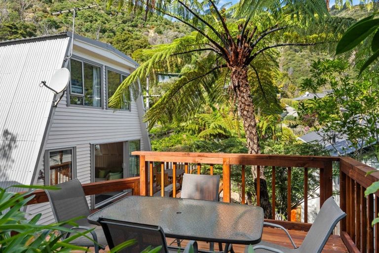 Photo of property in 14 Arthur Crescent, Waikawa, Picton, 7220