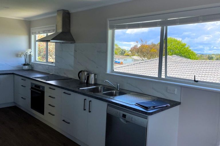 Photo of property in 104 Lantana Road, Green Bay, Auckland, 0604