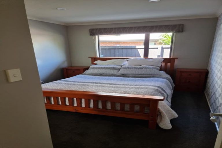 Photo of property in 16 Bottle Lake Drive, Parklands, Christchurch, 8083