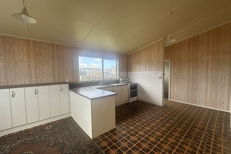 Photo of property in 12a Paritutu Road, Spotswood, New Plymouth, 4310