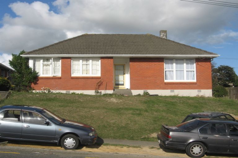 Photo of property in 28 Gloucester Street, Cannons Creek, Porirua, 5024