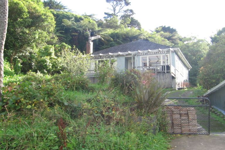 Photo of property in 87 Maungaraki Road, Korokoro, Lower Hutt, 5012