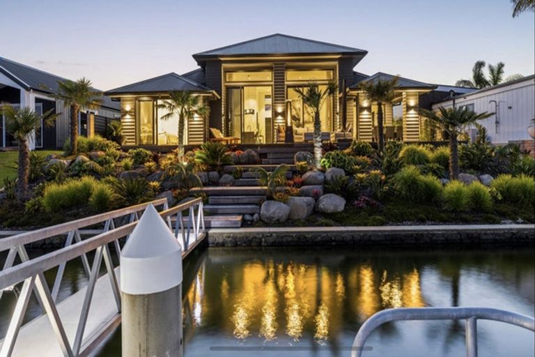 Photo of property in 13 Awatea Drive, Whitianga, 3510