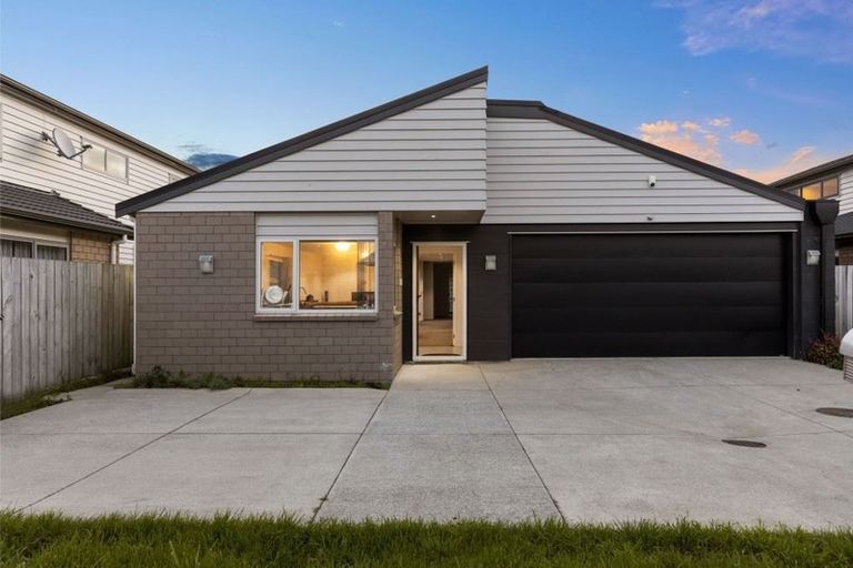 Photo of property in 242c Porchester Road, Takanini, 2112