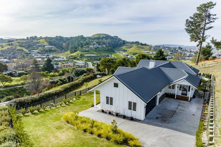 Photo of property in 5 Te Roera Drive, Taradale, Napier, 4112