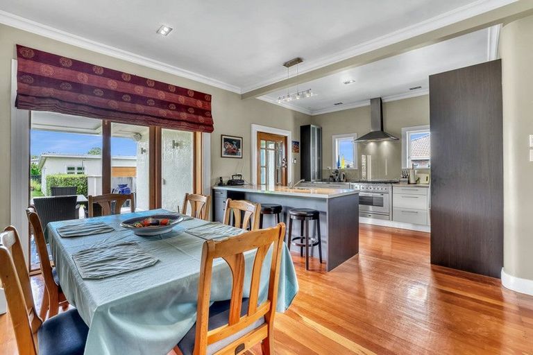 Photo of property in 175 Victoria Street, Cambridge, 3434