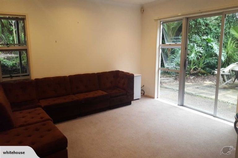 Photo of property in 17 Prestige Place, Castor Bay, Auckland, 0620