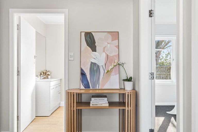 Photo of property in 102 Williams Street, Cambridge, 3434