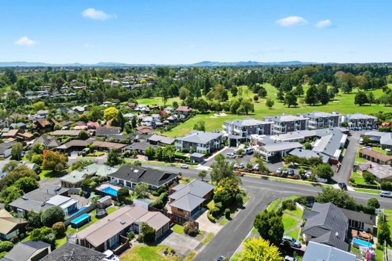 Photo of property in 2 Wilfred Street, St Andrews, Hamilton, 3200