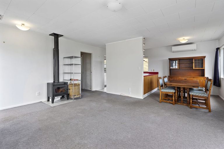 Photo of property in 17 Cathie Place, Karori, Wellington, 6012