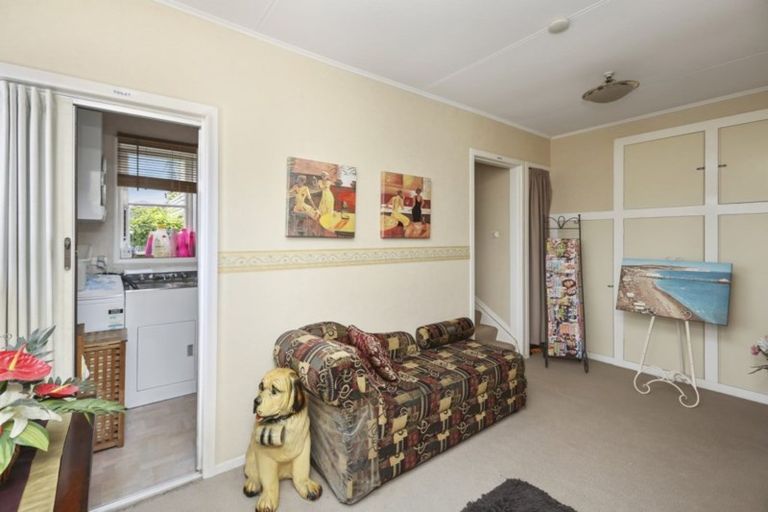 Photo of property in 6 Parris Street, Moturoa, New Plymouth, 4310