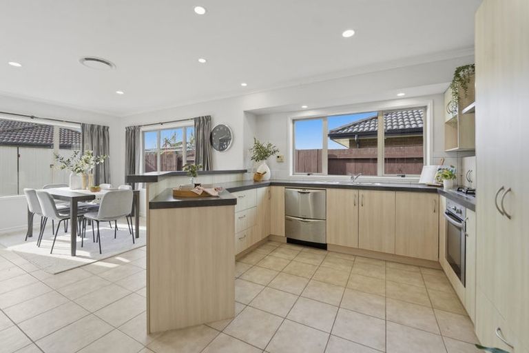 Photo of property in 17 Blossom Grove, Papamoa Beach, Papamoa, 3118