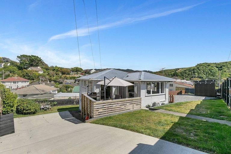 Photo of property in 70 Champion Street, Cannons Creek, Porirua, 5024