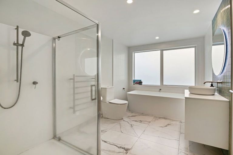 Photo of property in 37 Coppelia Avenue, Omokoroa, 3114