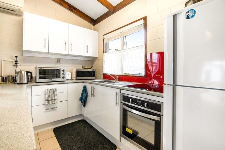 Photo of property in 23 Hatton Road, Orewa, 0931