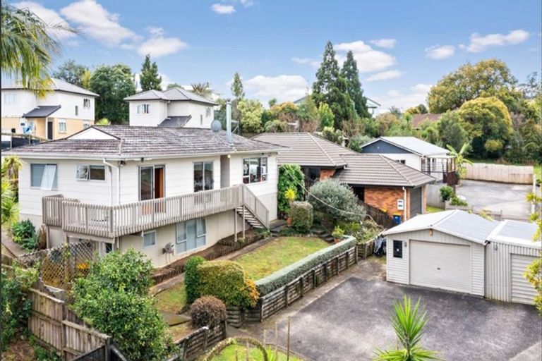 Photo of property in 168 Edmonton Road, Te Atatu South, Auckland, 0610