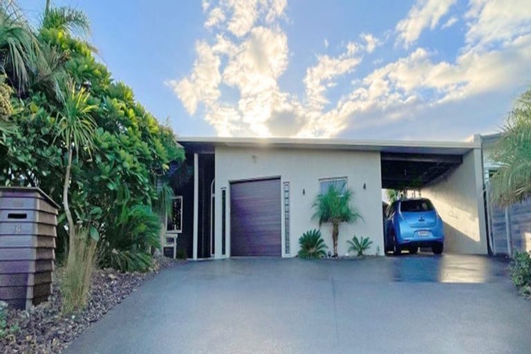 Photo of property in 14 Surfside Lane, Ruakaka, 0116