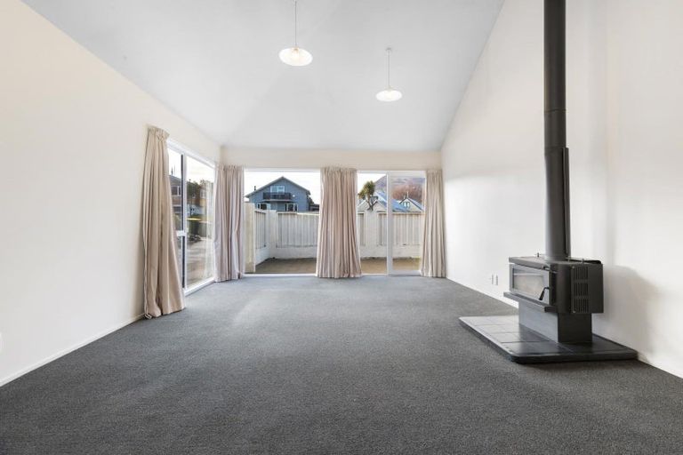 Photo of property in 10 Alta Place, Frankton, Queenstown, 9300