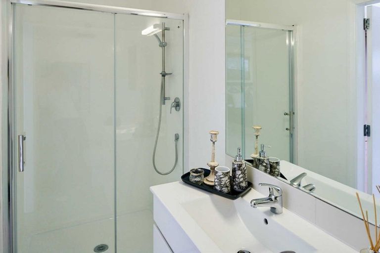 Photo of property in 7 Russo Terrace, Eastbourne, Lower Hutt, 5013