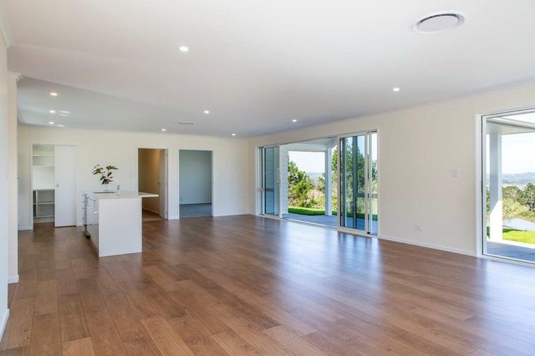 Photo of property in 409 Old North Road, Kumeu, 0892