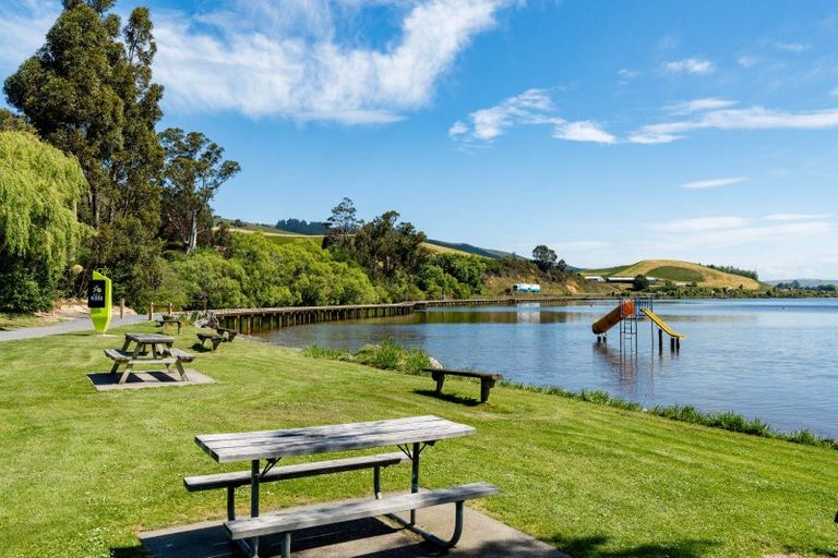 Photo of property in 4 Kingsgate Lane, Waihola, Milton, 9073
