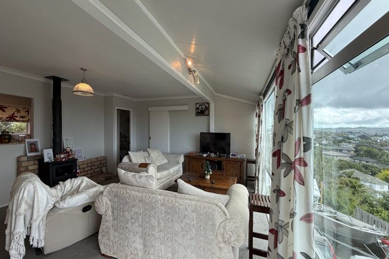 Photo of property in 83 Marellen Drive, Red Beach, 0932