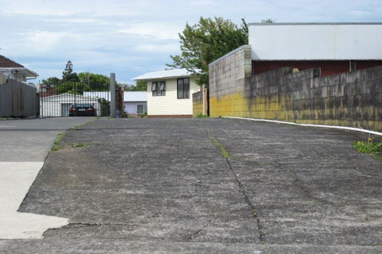 Photo of property in 5 Humphreys Place, Mangere, Auckland, 2022