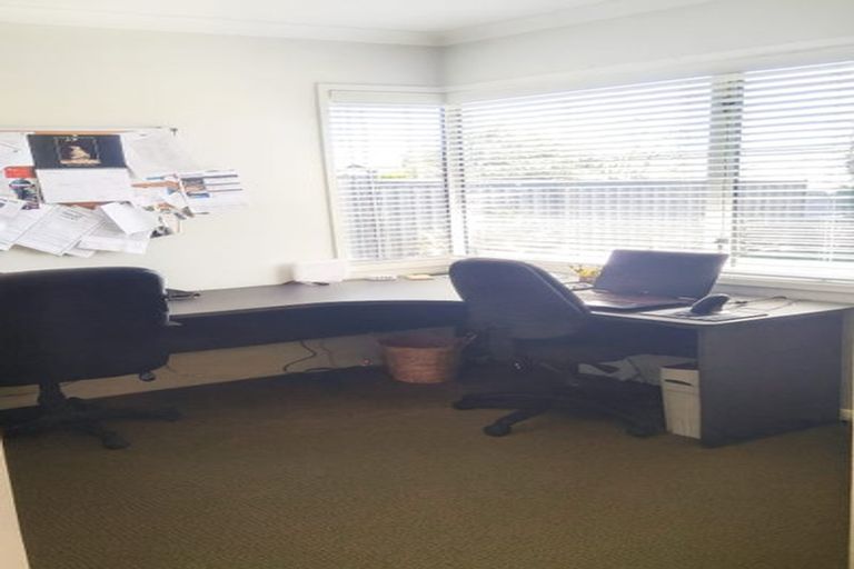 Photo of property in 19 Karoola Place, Havelock North, 4130