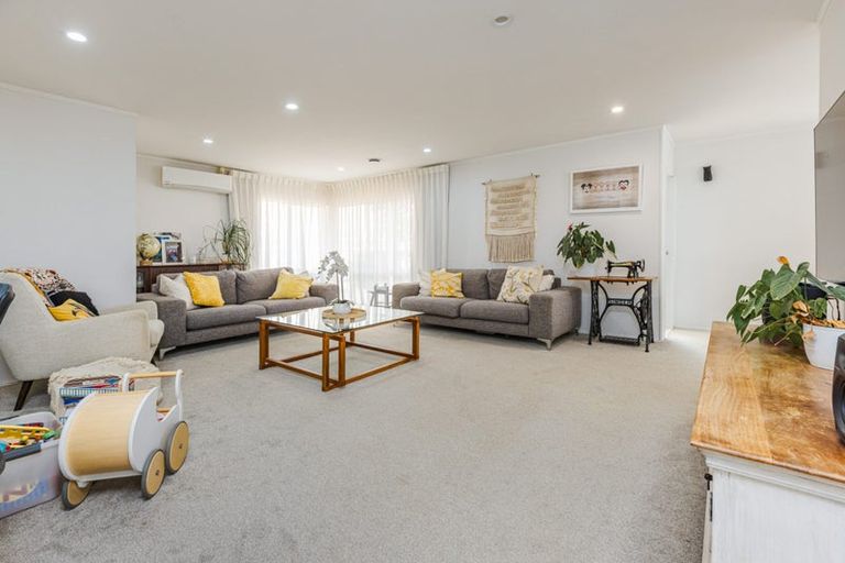 Photo of property in 2/172 Motatau Road, Papatoetoe, Auckland, 2025