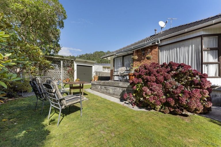 Photo of property in 65 Kamahi Street, Stokes Valley, Lower Hutt, 5019