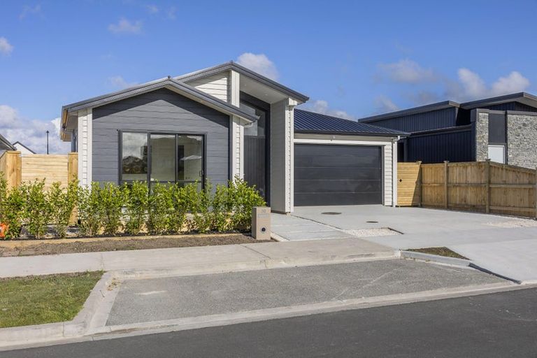 Photo of property in 30 Babina Avenue, Kumeu, 0810
