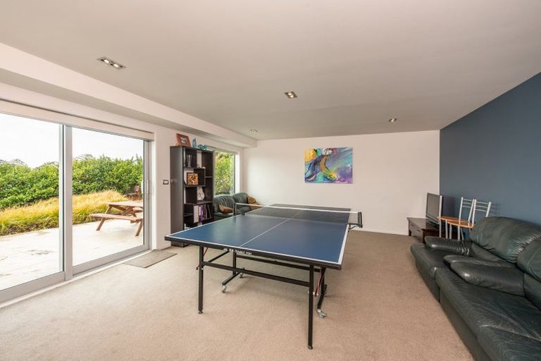 Photo of property in 24 Mewburn Rise, Karori, Wellington, 6012