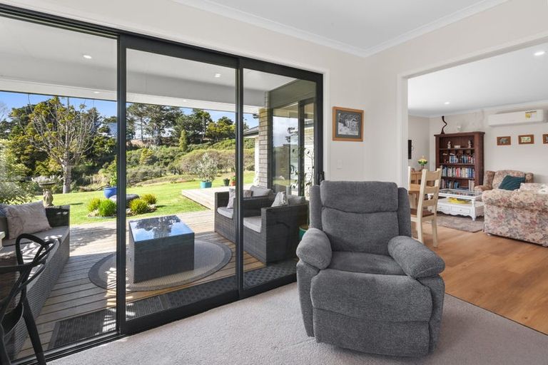 Photo of property in 11 Cherrywood Rise, Paparoa, 0571