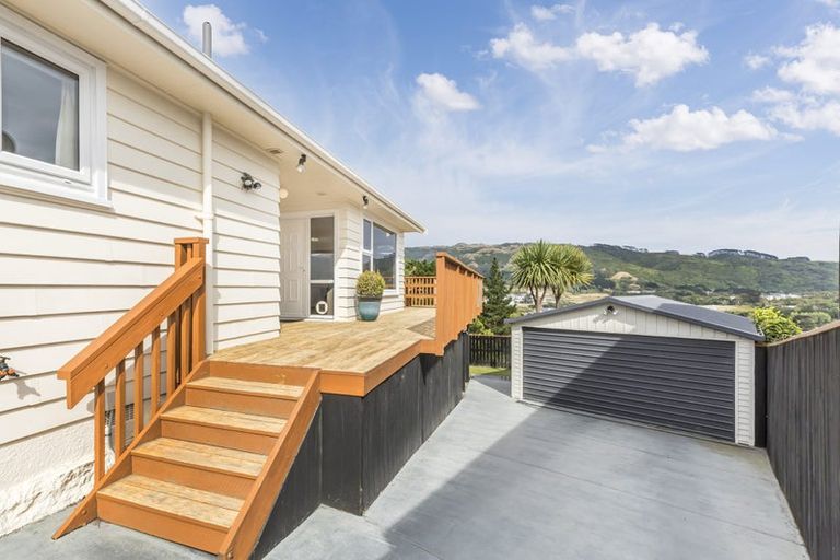 Photo of property in 8 Ash Grove, Ranui, Porirua, 5024