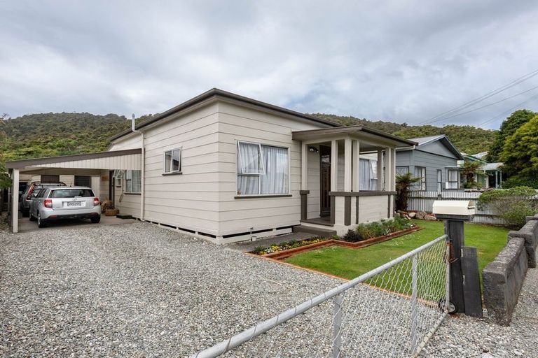 Photo of property in 71 Fox Street, Cobden, Greymouth, 7802