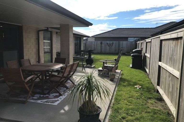 Photo of property in 54 Te Kio Crescent, Papamoa Beach, Papamoa, 3118