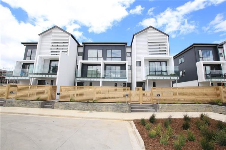 Photo of property in 7 Glenae Lane, Hobsonville, Auckland, 0618