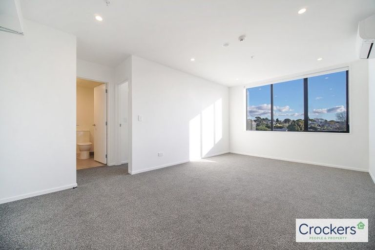 Photo of property in 401/3 Rauemi Way, Te Atatu South, Auckland, 0610