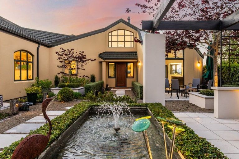 Photo of property in 100 Kopanga Road, Havelock North, 4130