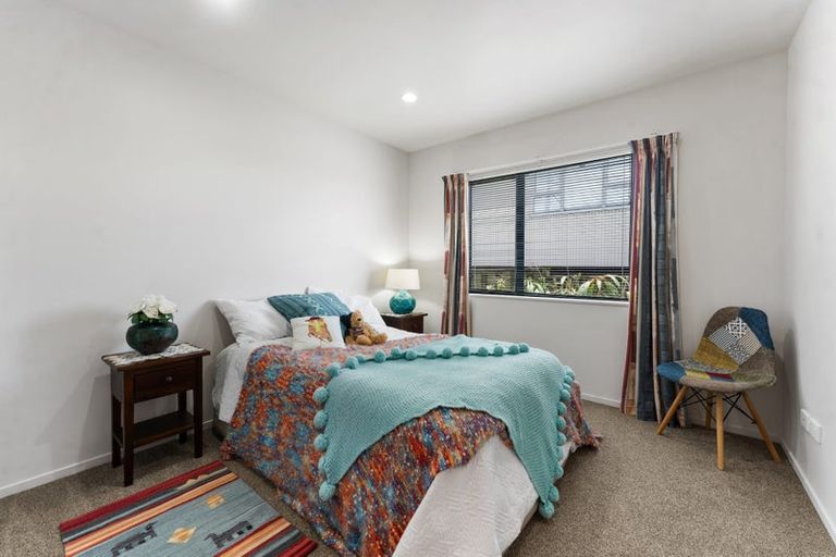 Photo of property in 2a Sycamore Drive, Sunnynook, Auckland, 0620