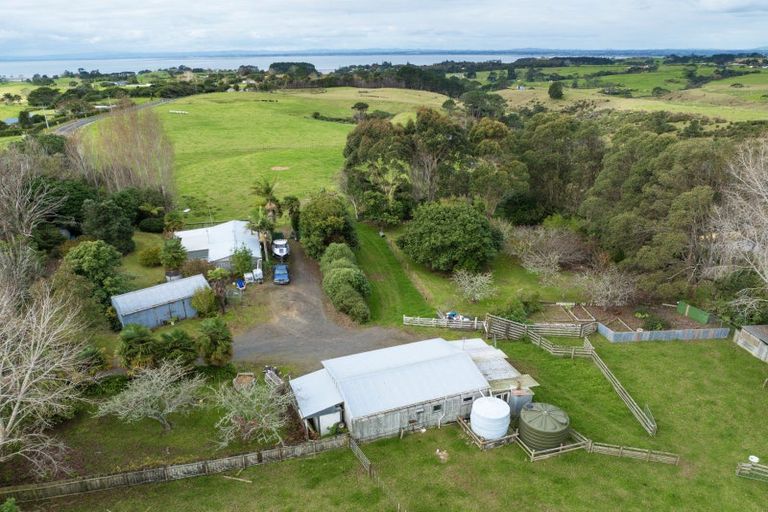 Photo of property in 3087 Awhitu Road, Awhitu, Waiuku, 2684