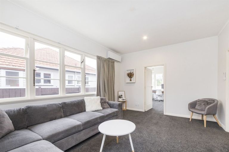 Photo of property in 25 Ihle Street, Terrace End, Palmerston North, 4410