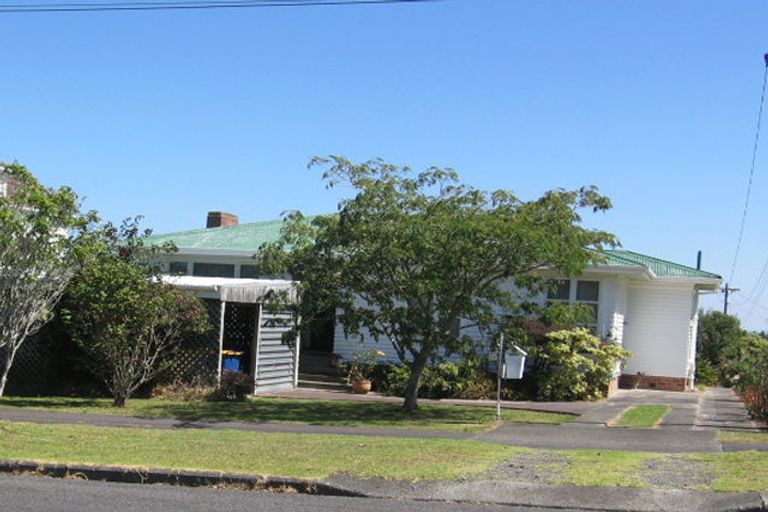 Photo of property in 35 Balmain Road, Birkenhead, Auckland, 0626