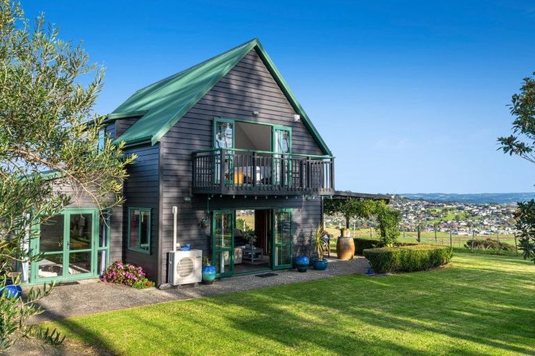 Photo of property in 88 Pipitiwai Drive, Helensville, Kaukapakapa, 0871