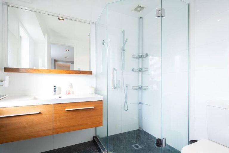 Photo of property in 28b Bluefin Way, West Harbour, Auckland, 0618