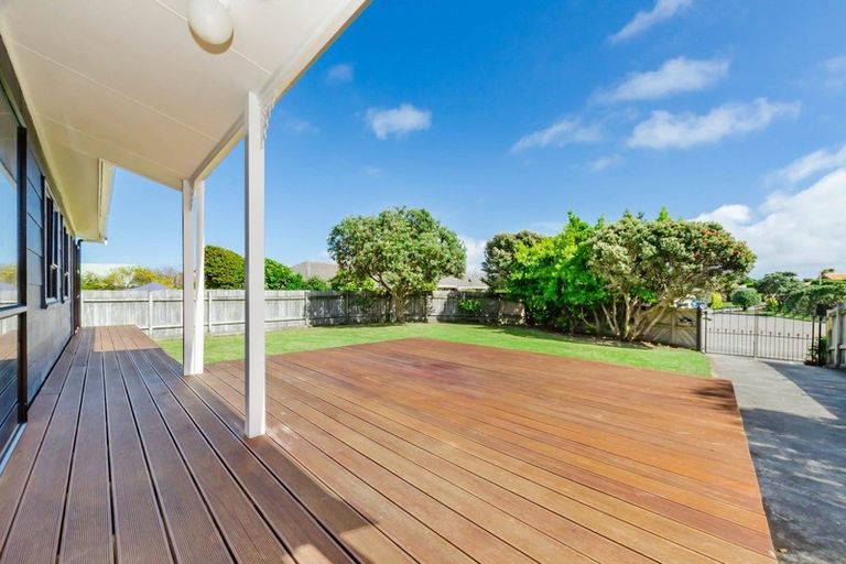 Photo of property in 16 Tobys Way, Waikanae Beach, Waikanae, 5036